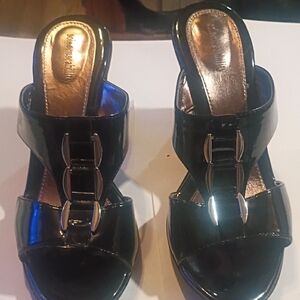 Sole Senseability Black Patent Wedge Sandals - Silver Chain Accents - Size 8